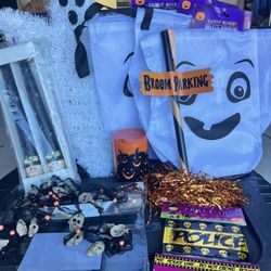 10 Halloween Items - Decorations And Carrying Bags