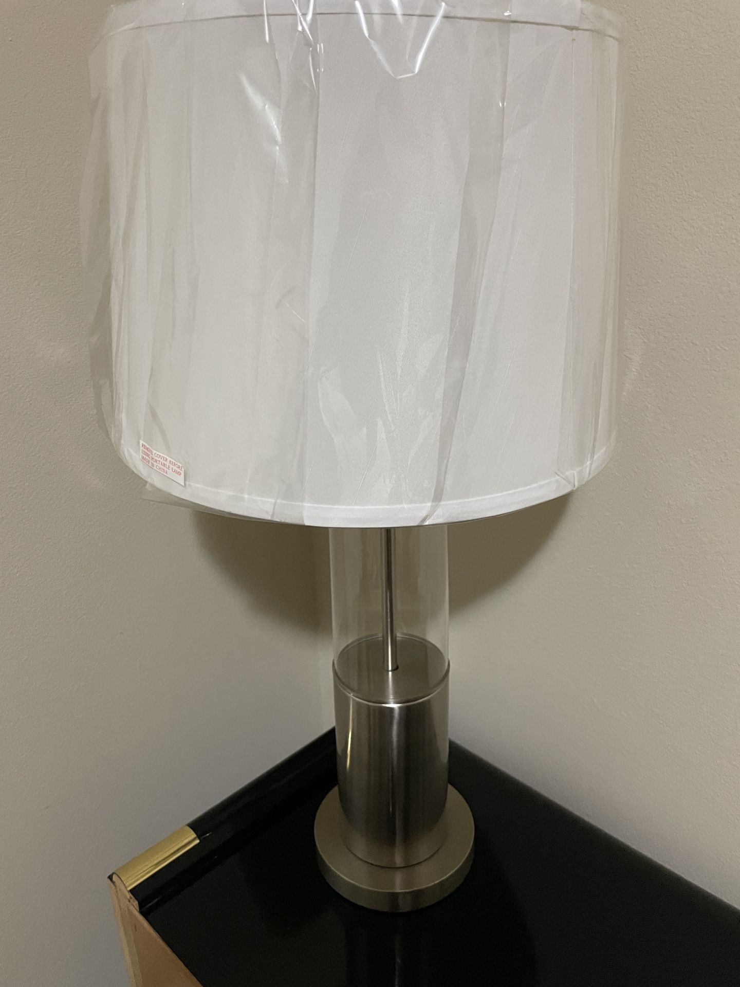 2 Bedside Lamps