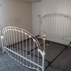 Elliott's Designs Virginian California King size brass bed frame