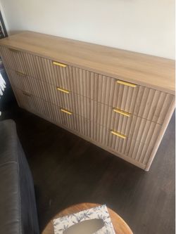 Dresser 9 drawer.