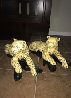 2 big Jaguar perfect for your living room. Great condition