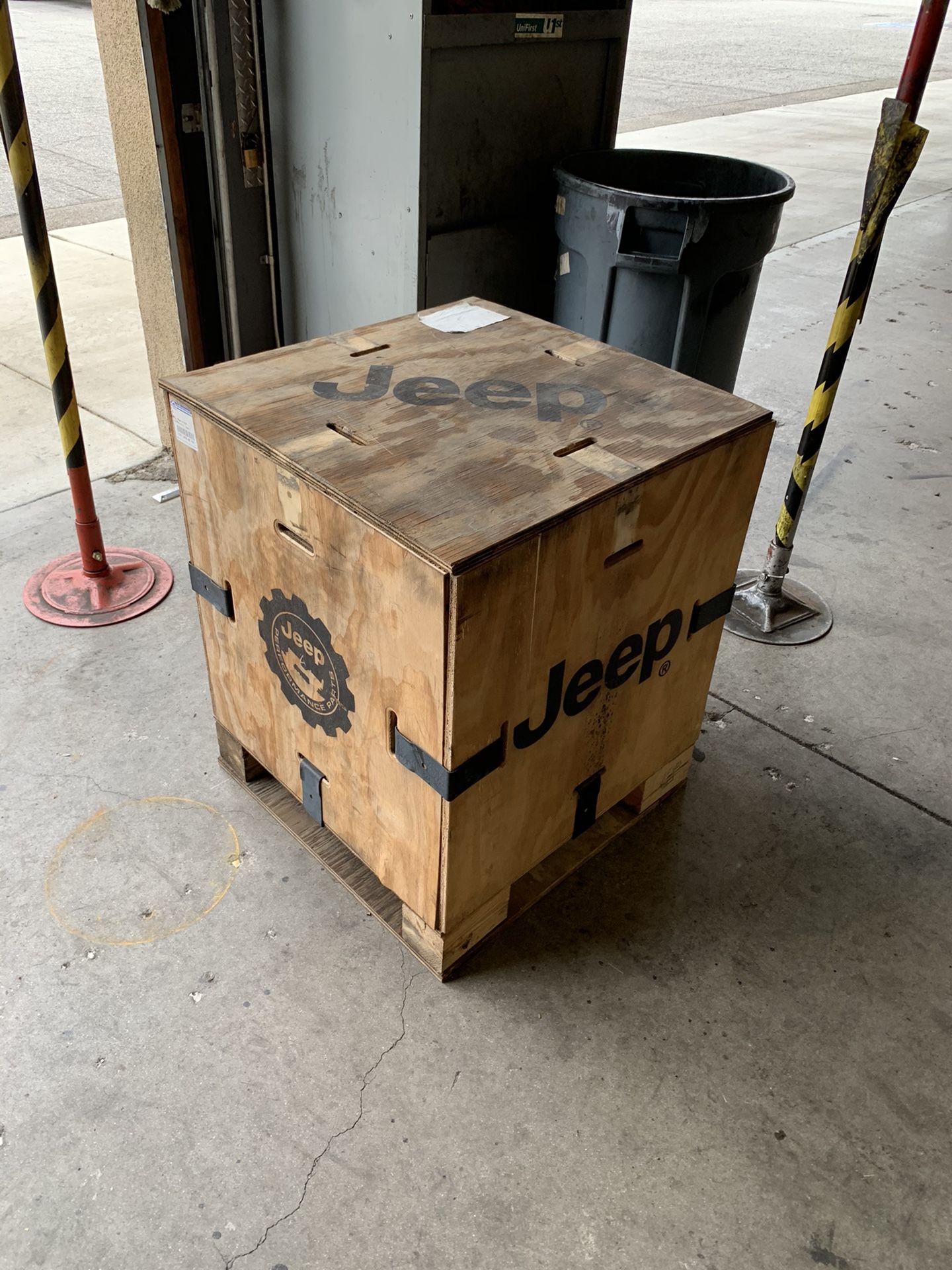 Jeep crate for Sale in Irwindale, CA OfferUp