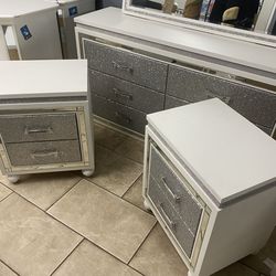 Dresser set