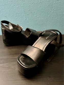 Bamboo Women's platform sandals