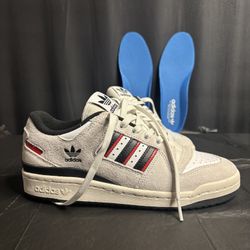 FORUM 84 LOW ADV SHOES in Crystal White/Core Black/Better Scarlet 