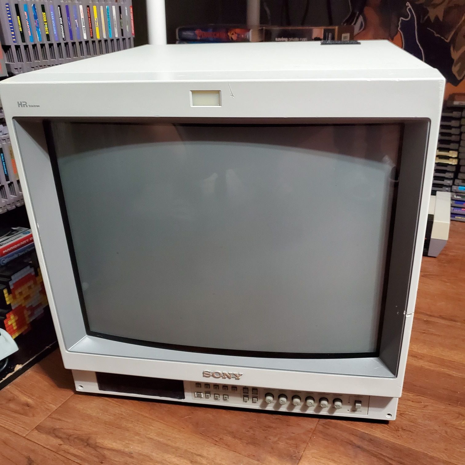 PVM-1953MD