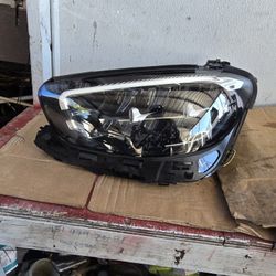 2021-2023 Mercedes Benz W213 E-
Class E300 LED Headlight Left
Driver Side