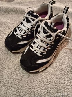 Womans sketchers, delights, size 7.5