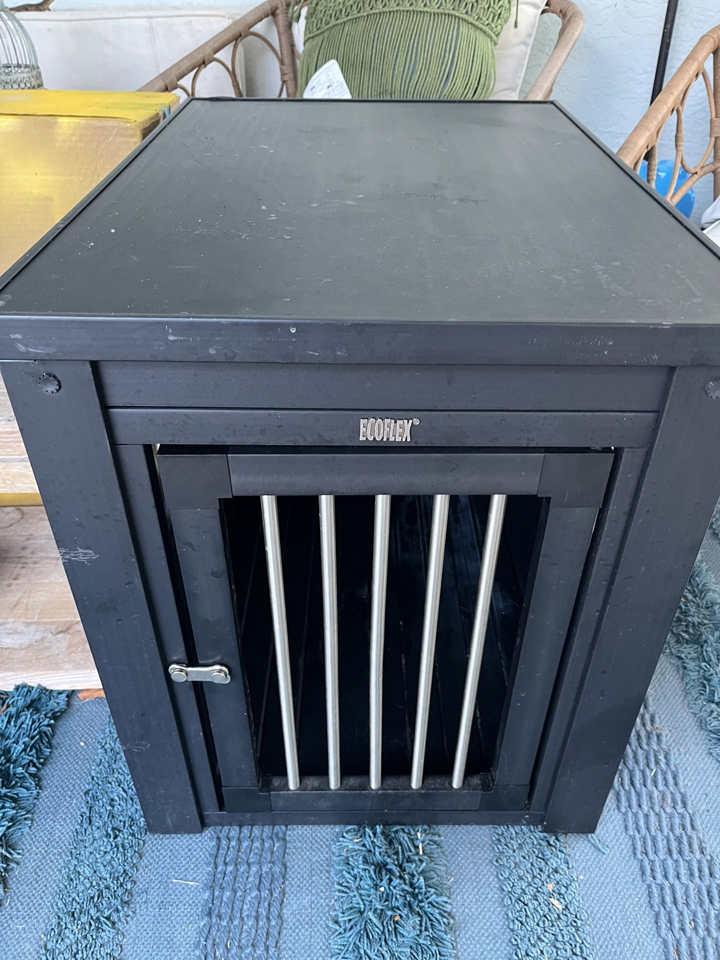 New Age Pet ecoFLEX Single Door Furniture Style Dog Crate & End Table, 29.5 inches x 21.1 inches X 25.2 inches
