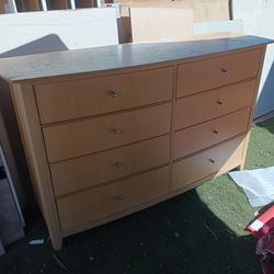 Very Nice Thomasville Chest Of Drawels