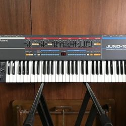 Roland Juno-106 Analog Synthesizer polysynth 6 NEW CHIPS & battery w/ case