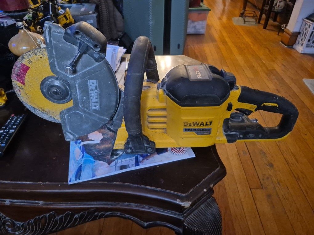 Dewalt Flexvolt Cut Off 9