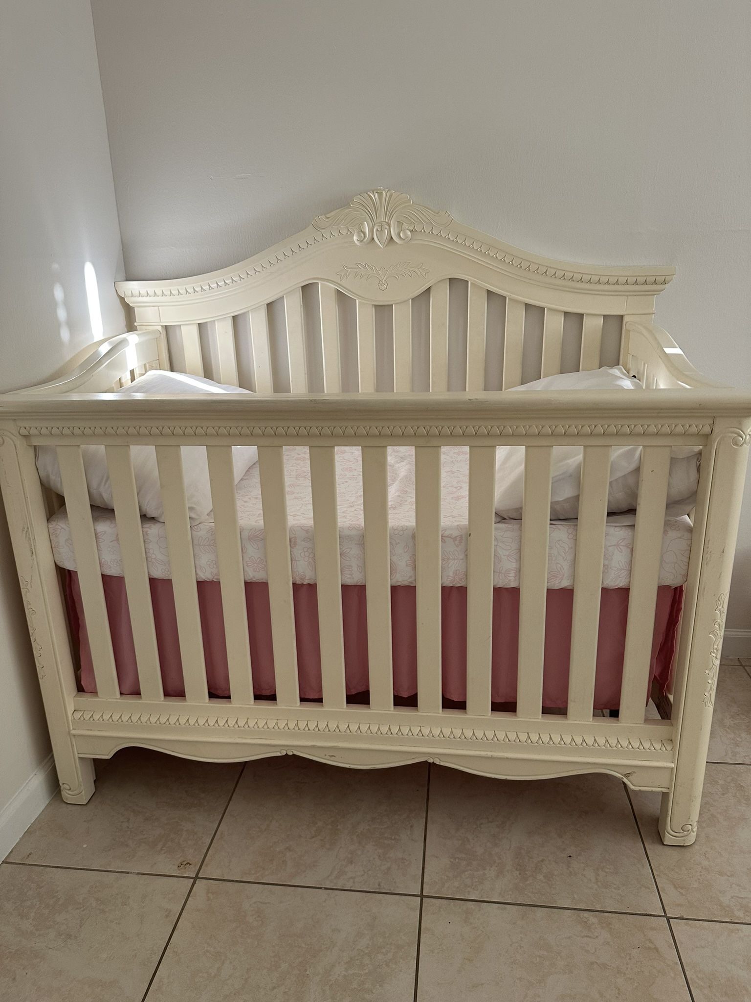 Off White Crib / Cuna