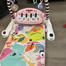 Fisher price kick & play
