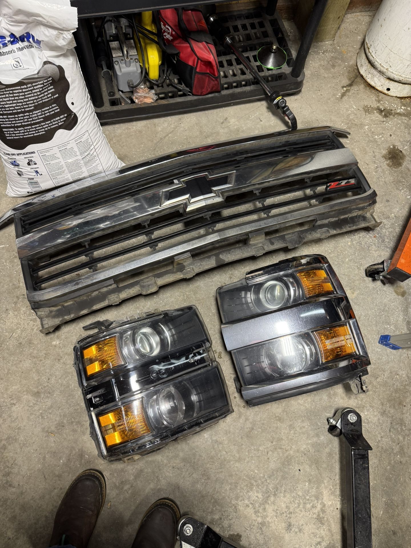 Silverado 2500hd grille And Headlights