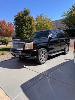 ‘02 CADILLAC ESCALADE AWD