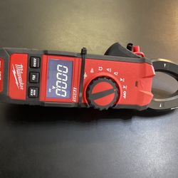 Milwaukee (2237-20) Clamp Meter With Leads 