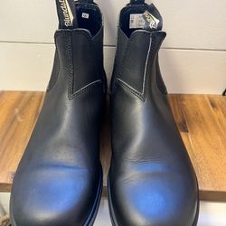 Blundstones 