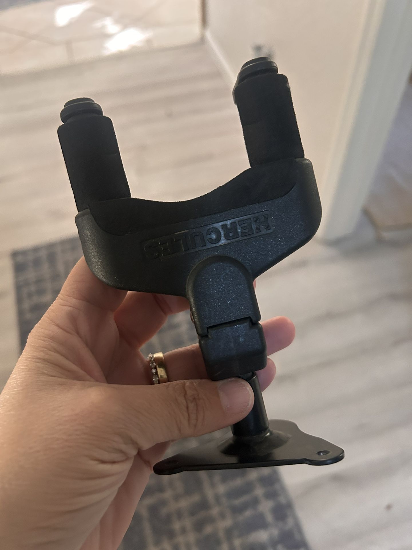Guitar wall mount