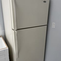 Whirlpool Refrigerator 18.2 Cu.ft