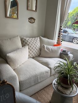 Living Spaces Cream White Deep Seat Loveseat / Sofa – Excellent Condition