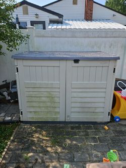 70 x43  49 high Suncoast shed