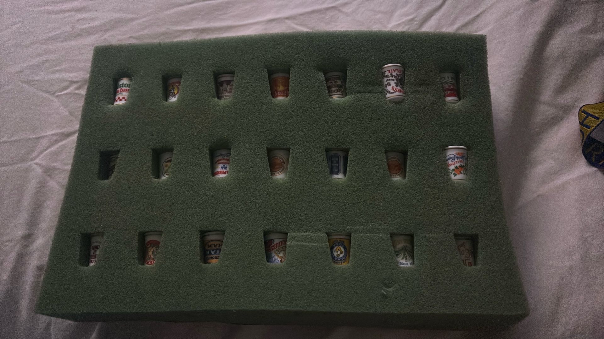 1980 Fine Porcelain Thimble Collection 