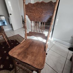 2 High End Vintage Solid Oak Pressed Back Rustic Country Style Dining Side Chair