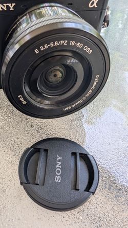 Sony Alpha A6000 /w E PZ 16-50mm f/3.5-5.6 OSS kit lens (NEAR MINT)
