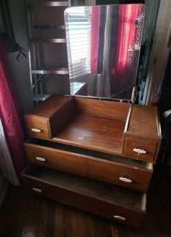 Antique Vanty