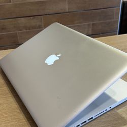 Apple MacBook Pro 15” i7/8GB/256GB SSD $180 