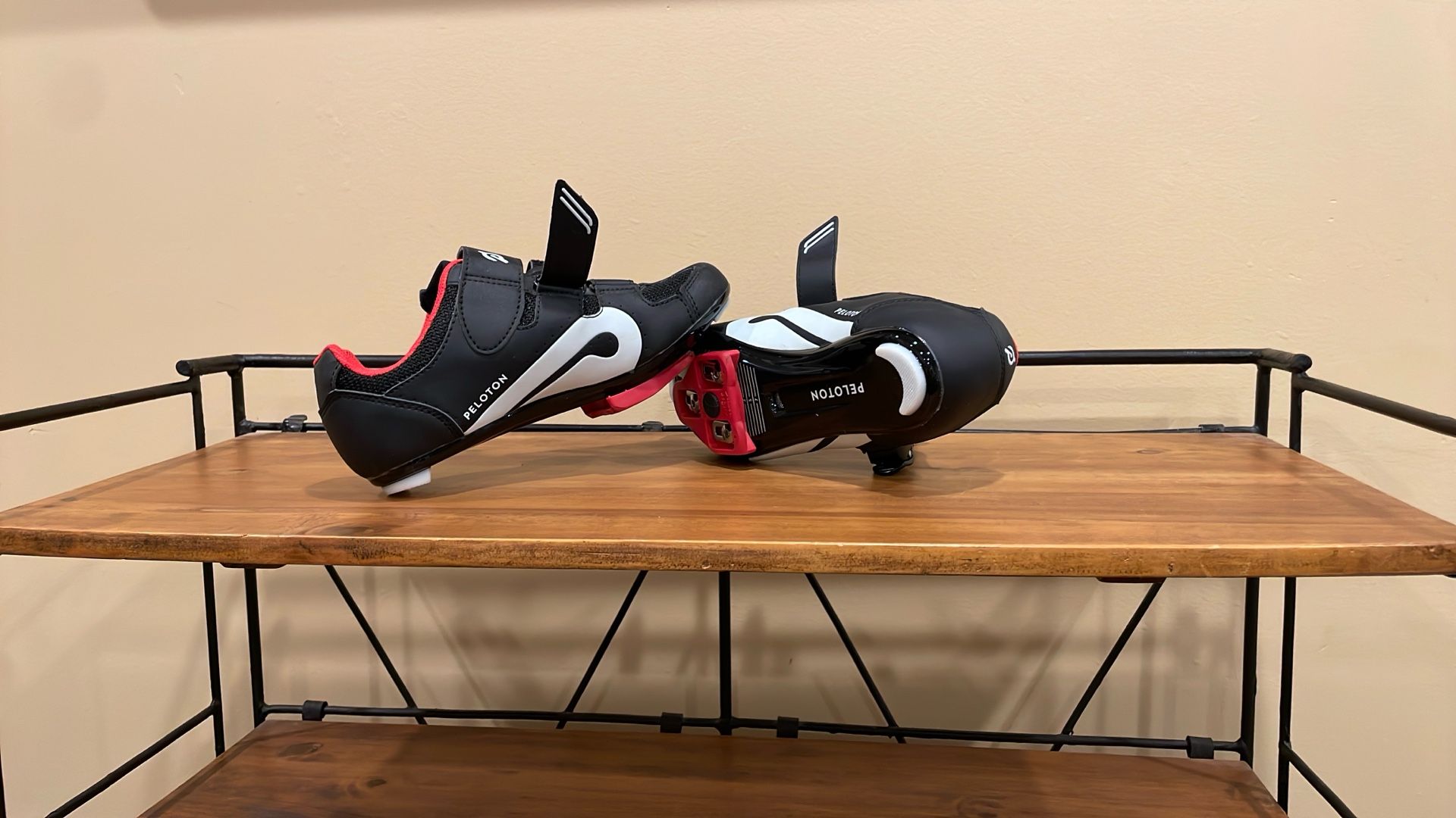 Peloton Women’s Bike Shoes (size 6-7) - new