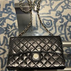 Pierre Balmain quilted leather black and gold shoulder bag