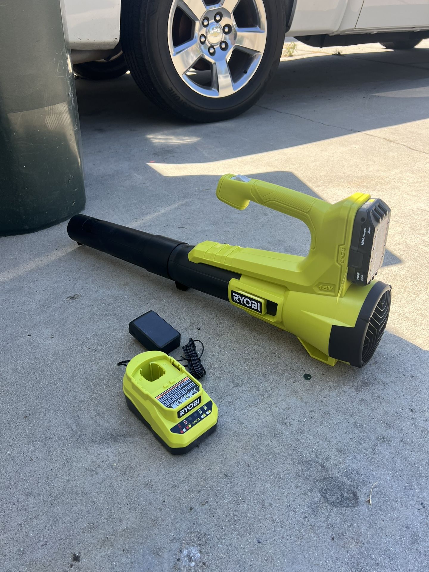 RYOBI ONE+ 18V 90 MPH 250 CFM Cordless Battery Leaf Blower/Sweeper