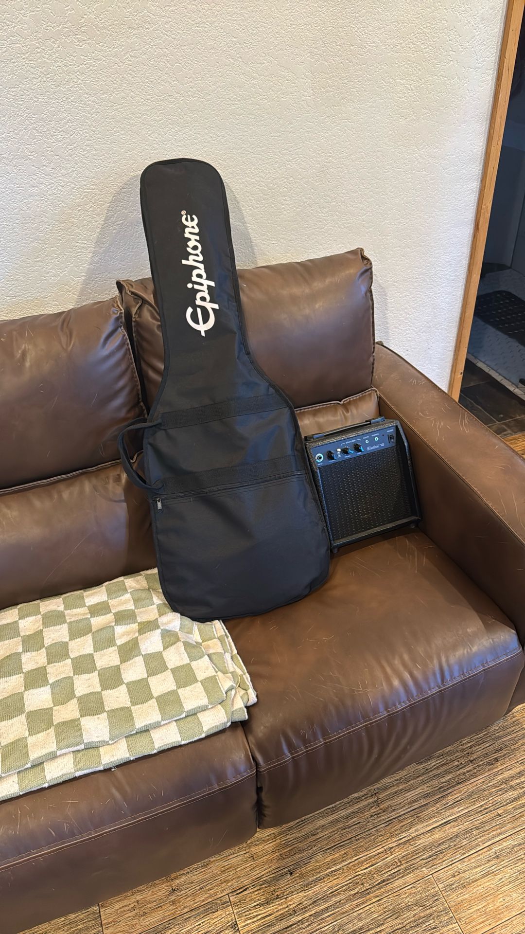 Epiphone Les Paul Electric Guitar Player Pack Ebony