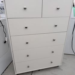 White 6 Drawer dresser