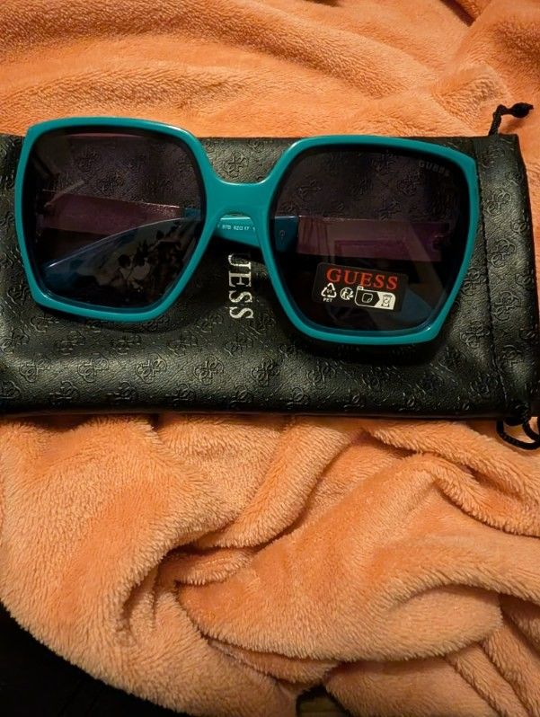 Brand New Guess Sunglasses