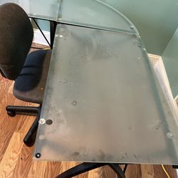 Desk With Chair 