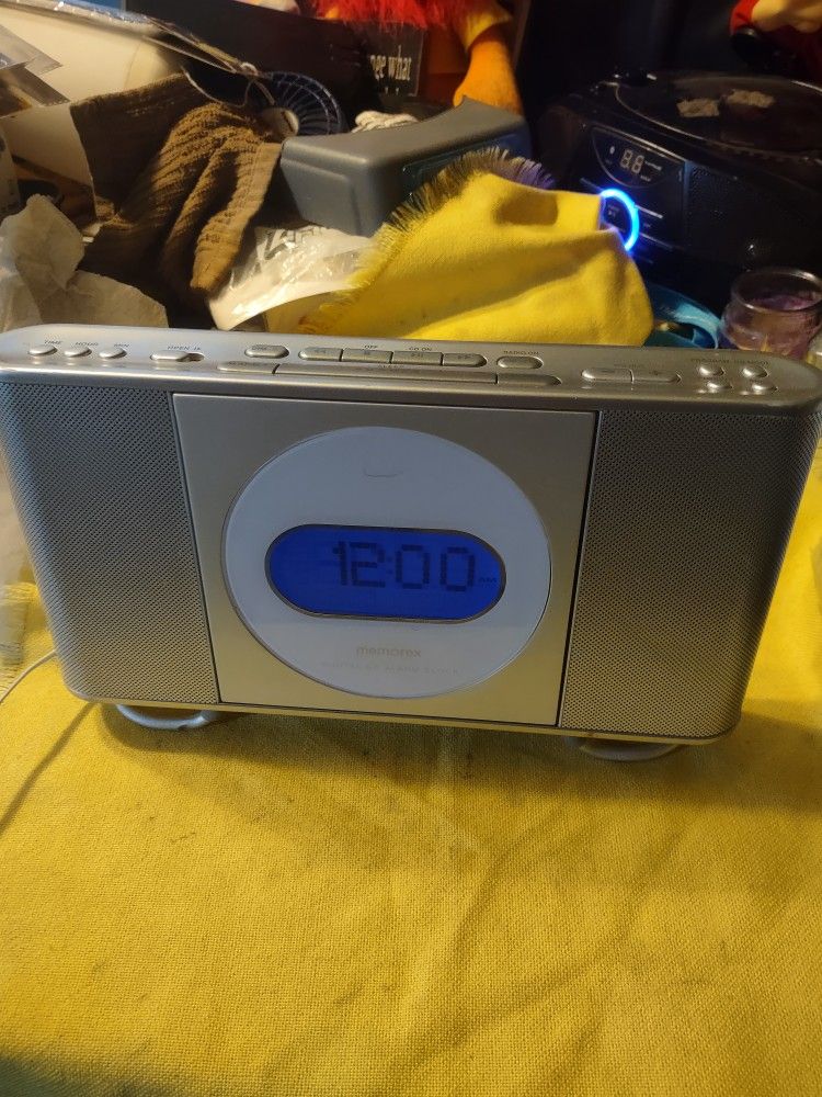 Digital Magnavox AM FM CD Clock Alarm