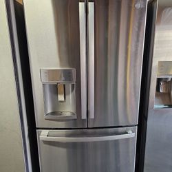 REFRIGERATOR FRENCH DOOR GE PROFILE STAINLESS STEEL LIKE NEW  COUNTER DEPTH  