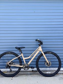 Cannondale Treadwell Hybrid/Commuter Bike NICE!