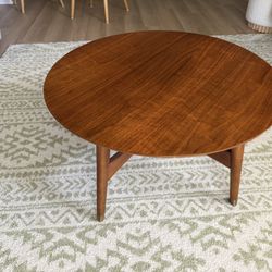 Mid-Century Modern Round Coffee Table – Solid Wood – 32”