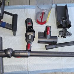 Dyson Cordless Vacuum – As Is – $100