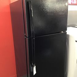 GE 15 Cu Ft Top And Bottom Fridge. 1 year Warranty 