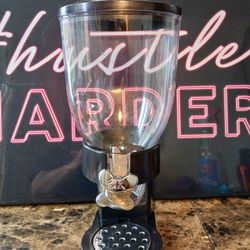 Home Cereal Dispenser Dry Food Airtight Storage Container Dual Control Machine


The Home Cereal Dispenser is a large, airtight storage container made