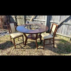  Dinning Room Table Wood With  Glass Center Insert And Center Shelf Comes With W/ 4 Chairs