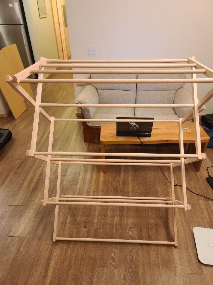Foldable laundry drying rack