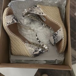 Steve Madden Wedges Size 6