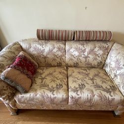  Couch 
