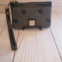 Dooney  & Bourke 